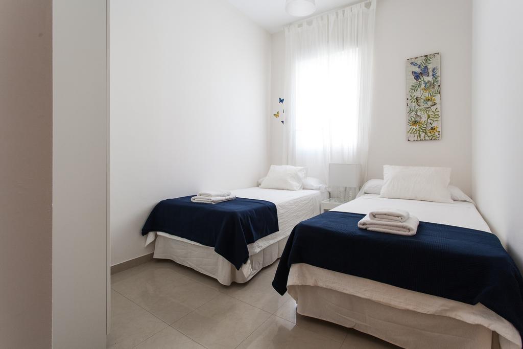 Apartamentos Diaber San Leandro Seville Room photo